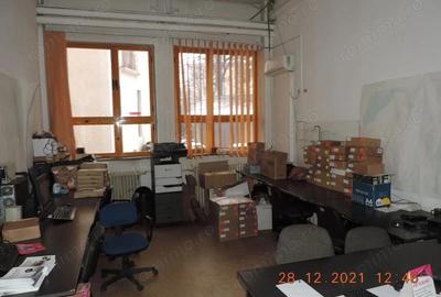 Spațiu comercial, de 320 mp, în Central