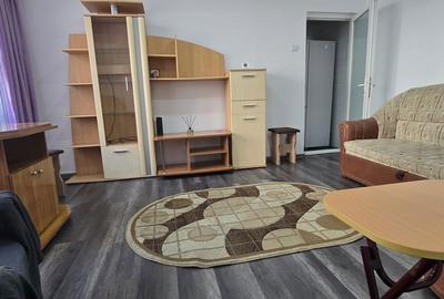 Apartament cu 2 camere nedecomandat în Micro 11 - 14