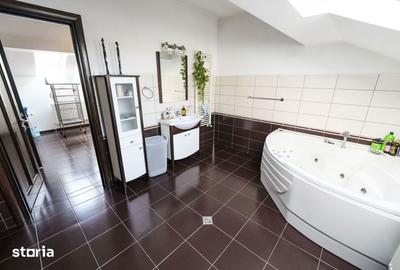 Casă cu 5 camere cu Teren 875 Mp în Cârcea - 12