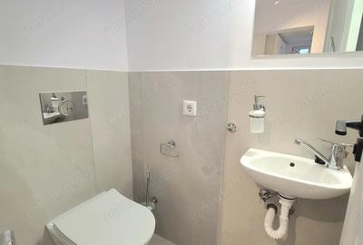 Apartament cu 3 camere decomandat în Cornișa