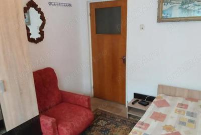 Apartament cu 3 camere decomandat în Micro 4 - 6