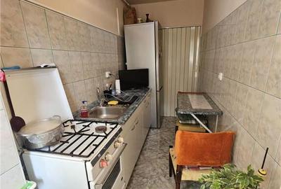 Garsonieră decomandată, mobilată în Astra