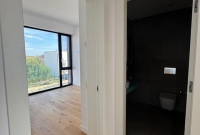 Proprietar  Casă de Vânzare Amber Forest - 8