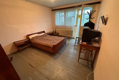 Favorit, Drumul Taberei, etaj 4/4 decomandat - 1