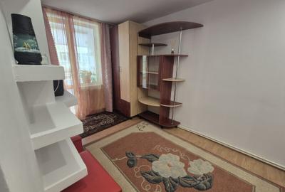Apartament cu 3 camere semidecomandat în Central - 6