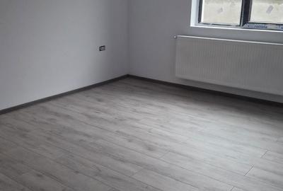 Casă cu 3 camere cu Teren 280 Mp în Central - 2