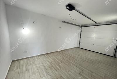 Casa intabulata cu 4 camere 3 bai si teren de 301 mp zona Ar - 9