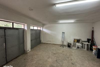 Casă cu 4 camere în Andrei Mureșanu