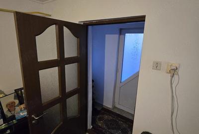 Casă cu 3 camere cu Teren 240 Mp în 23 August - 3