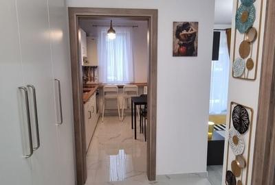 Garsonieră decomandată în Central