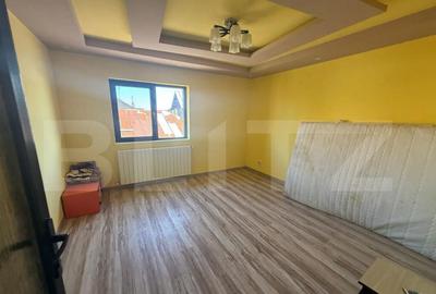 Casă cu 9 camere cu Teren 1000 Mp în Central - 2