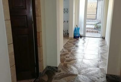 Casă cu 6 camere în Central - 1