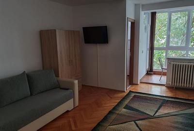Garsonieră decomandată, mobilată în Aurel Vlaicu