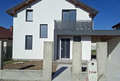 Casă cu 3 camere cu Teren 444 Mp în Central - 9