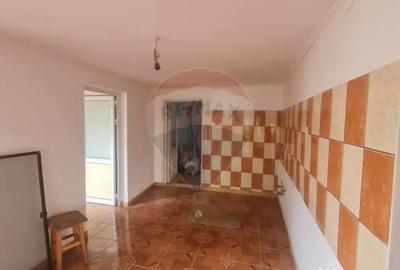 Casă cu 7 camere cu Canalizare în Mândrești-Munteni - 11