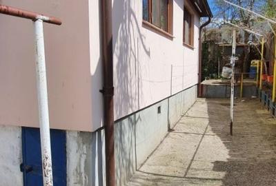 Apartament cu 3 camere decomandat în C5 - 2