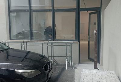 Spațiu comercial, de 48 mp, în Central - 7