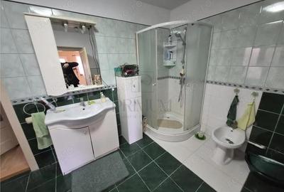 Propietate cu 2 case individuale - ingrijite - pe un teren de 800mp - zona excelenta Timisoara - 2