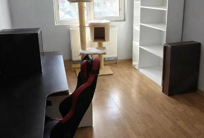 Apartament cu 3 camere decomandat în Bartolomeu - 8