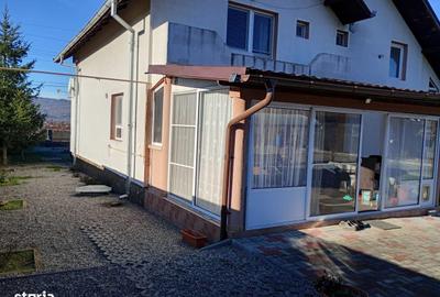 Casă cu 4 camere cu Teren 1042 Mp în Central - 6