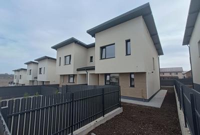 Duplex cu 4 camere cu Teren 250 Mp în Popas Păcurari - 2