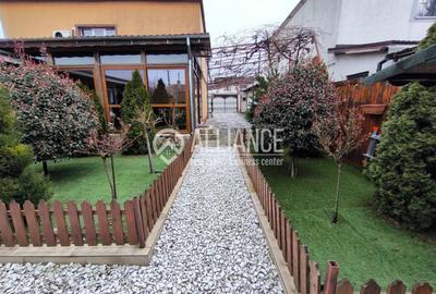 Casă cu 10 camere cu Canalizare în CET - 25