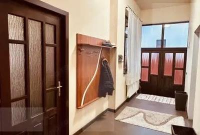 Casă cu Teren 1000 Mp în Central - 2