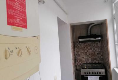 Apartament cu 3 camere decomandat în Micro 4 - 6