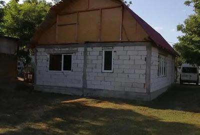 Casă cu 3 camere în 1 Decembrie - 7