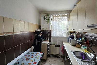 Apartament cu 2 camere decomandat, mobilat în Central