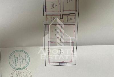 Doua apartamente la curte comuna,zona Traian - 24