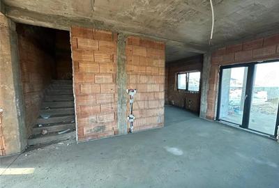 Casă cu 5 camere cu Teren 364 Mp în Moșnița Veche - 8