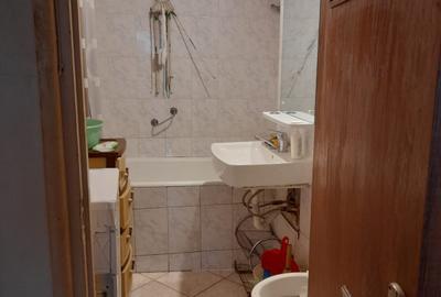 Dna Ghica, bloc reabilitat, 8/10, decomandat, liber, spatios,  doua balcoane - 5