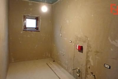 Duplex cu 3 camere cu Canalizare în Sânmihaiu Român - 4