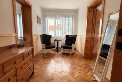 Casă cu 4 camere în Cristian