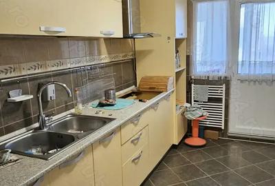 Apartament cu 4 camere semidecomandat, mobilat în Titan - 3