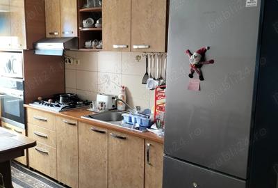 De vanzare apartament cu trei camere confort 1 - 1