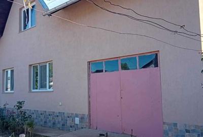 Casă cu 3 camere în Florești - 2