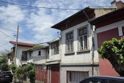Casă cu 4 camere cu Teren 180 Mp în Grivița - 2