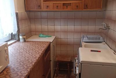 Apartament cu 3 camere semidecomandat în Simeria - 4