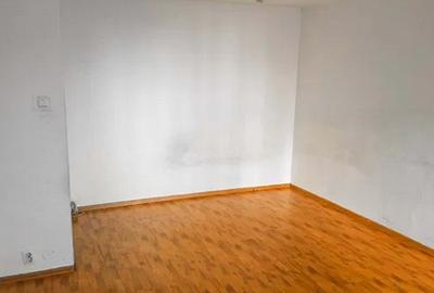 Titan Metrou Parc Decomandat Etaj 5/8 ,Bl 1986 ,Reabilitat SPATIOASA - 1