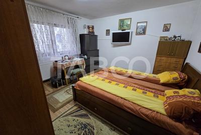 Casa de vanzare cu 6 camere 2 parcari curte libera 200 mp in Selimbar - 19