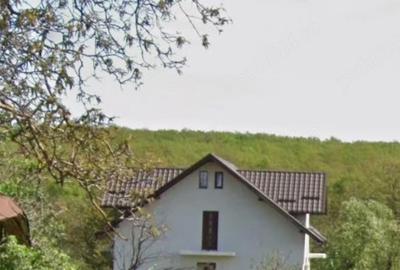 Casă cu Teren 700 Mp în Dragomirna - 1