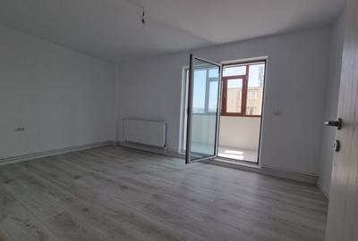 Apartament cu 3 camere decomandat în Păcurari