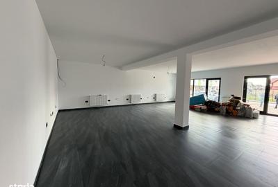 Spațiu comercial, de 100 mp, în Central - 1