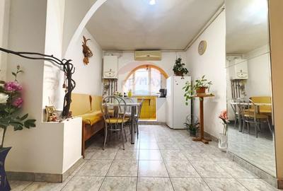 Apartament cu 3 camere decomandat, mobilat în Aradului