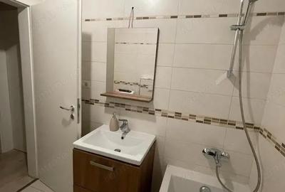 Apartament cu 2 camere semidecomandat în Soarelui