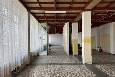 Spațiu comercial, de 474 mp, în Central - 4