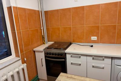 Oferim spre închiriere apartament cu 3 camere str Mircea - 5