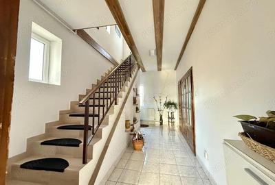 Casă cu 6 camere cu Canalizare în Utvin - 2